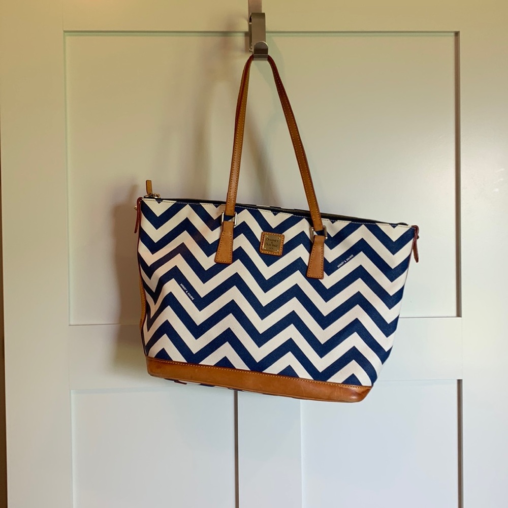Dooney & Bourke • chevron printed tote